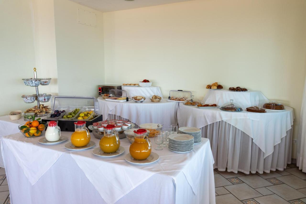 Hotel Ireos 3*