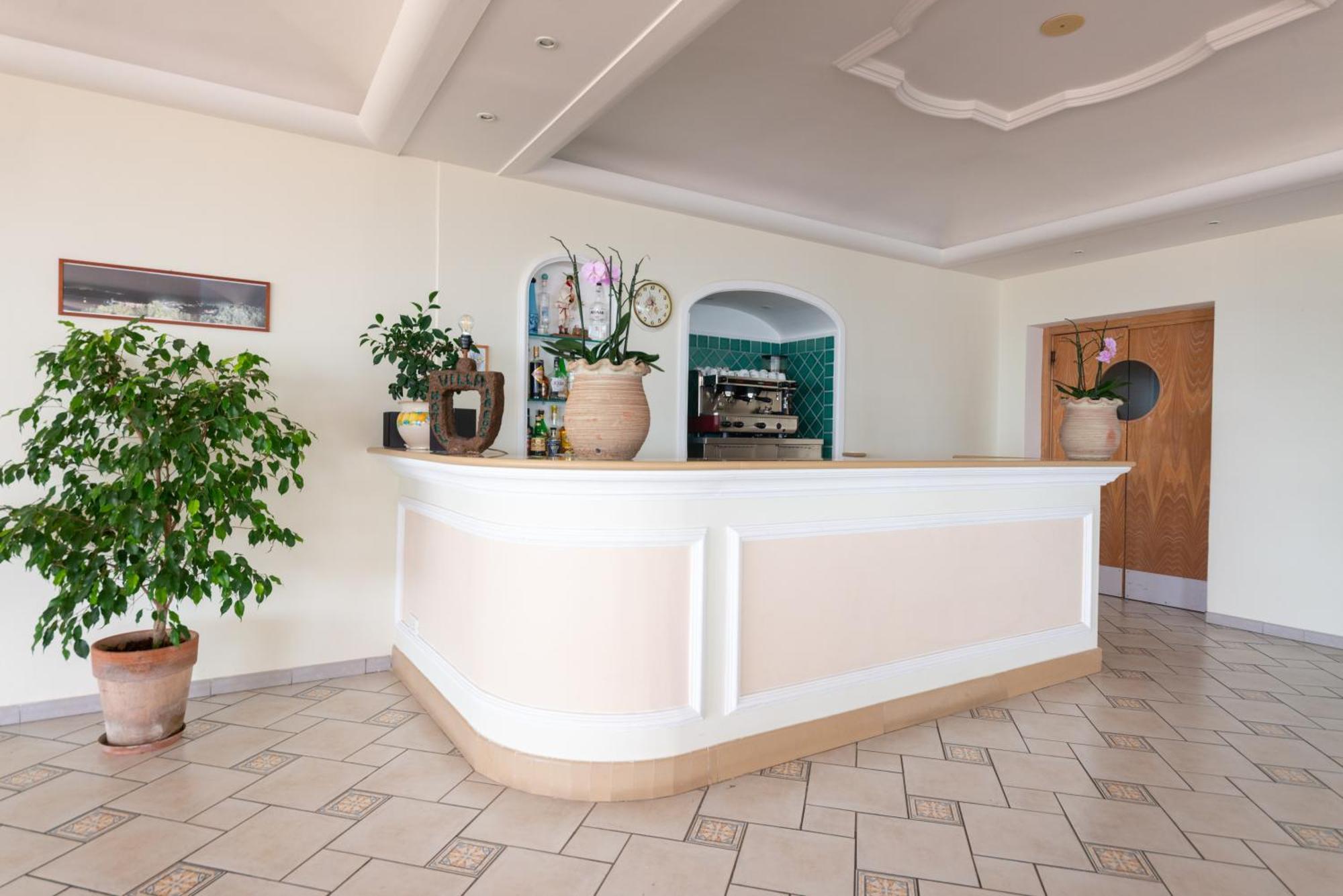 Ireos Hotel 3*