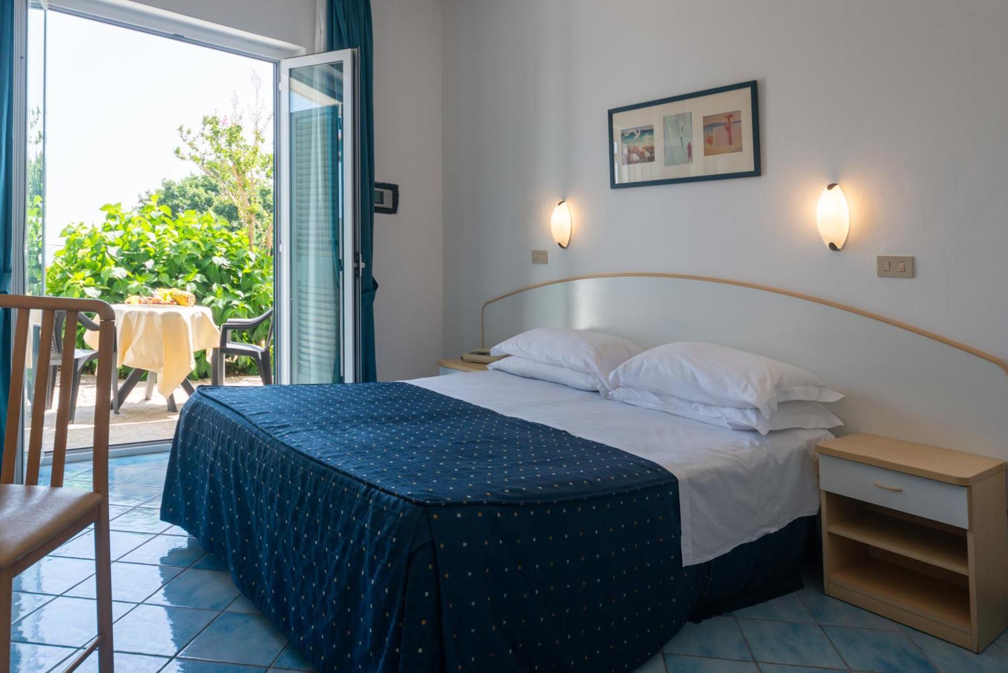 Hotel Ireos