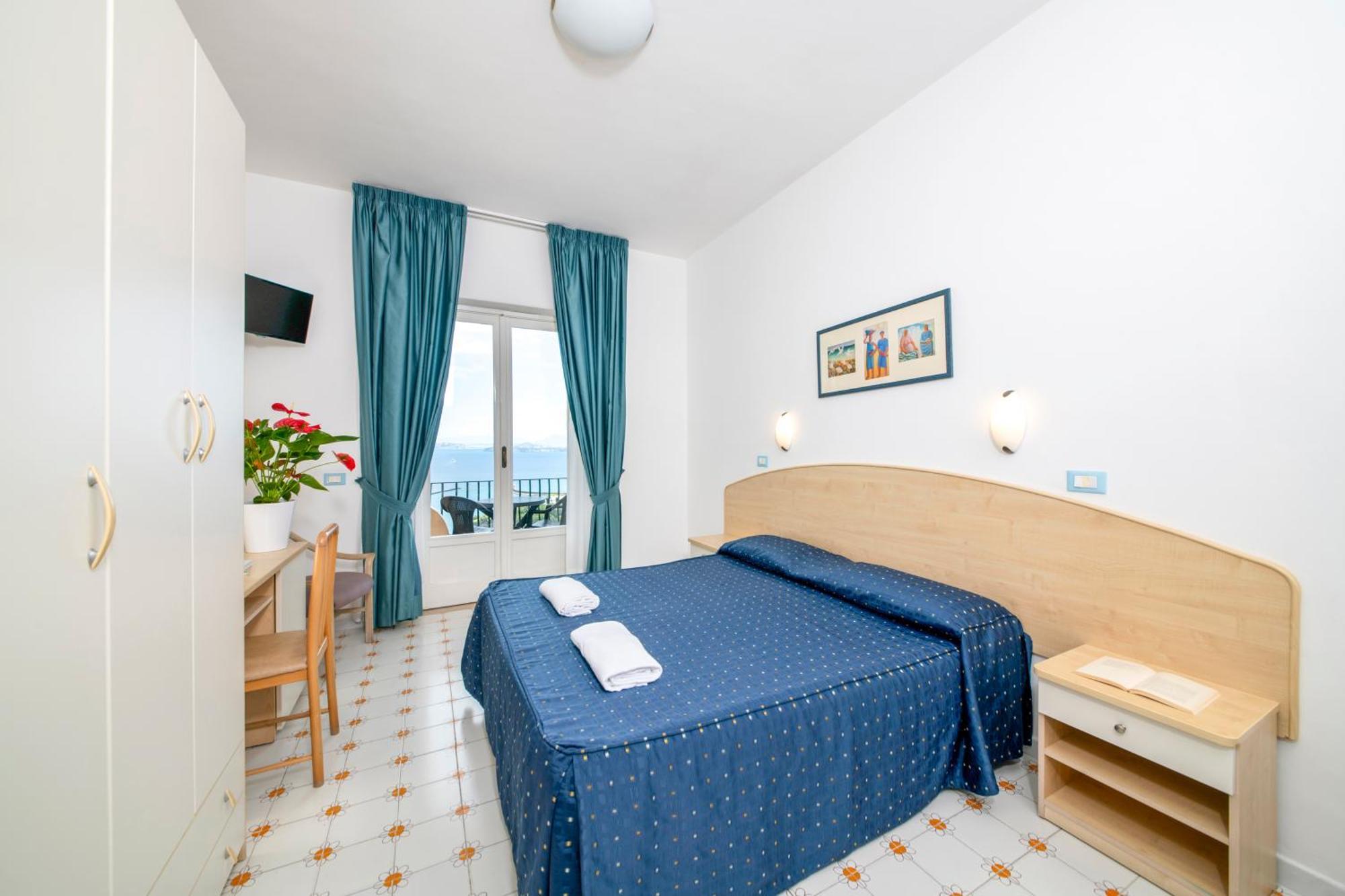 Hotel Ireos 3*