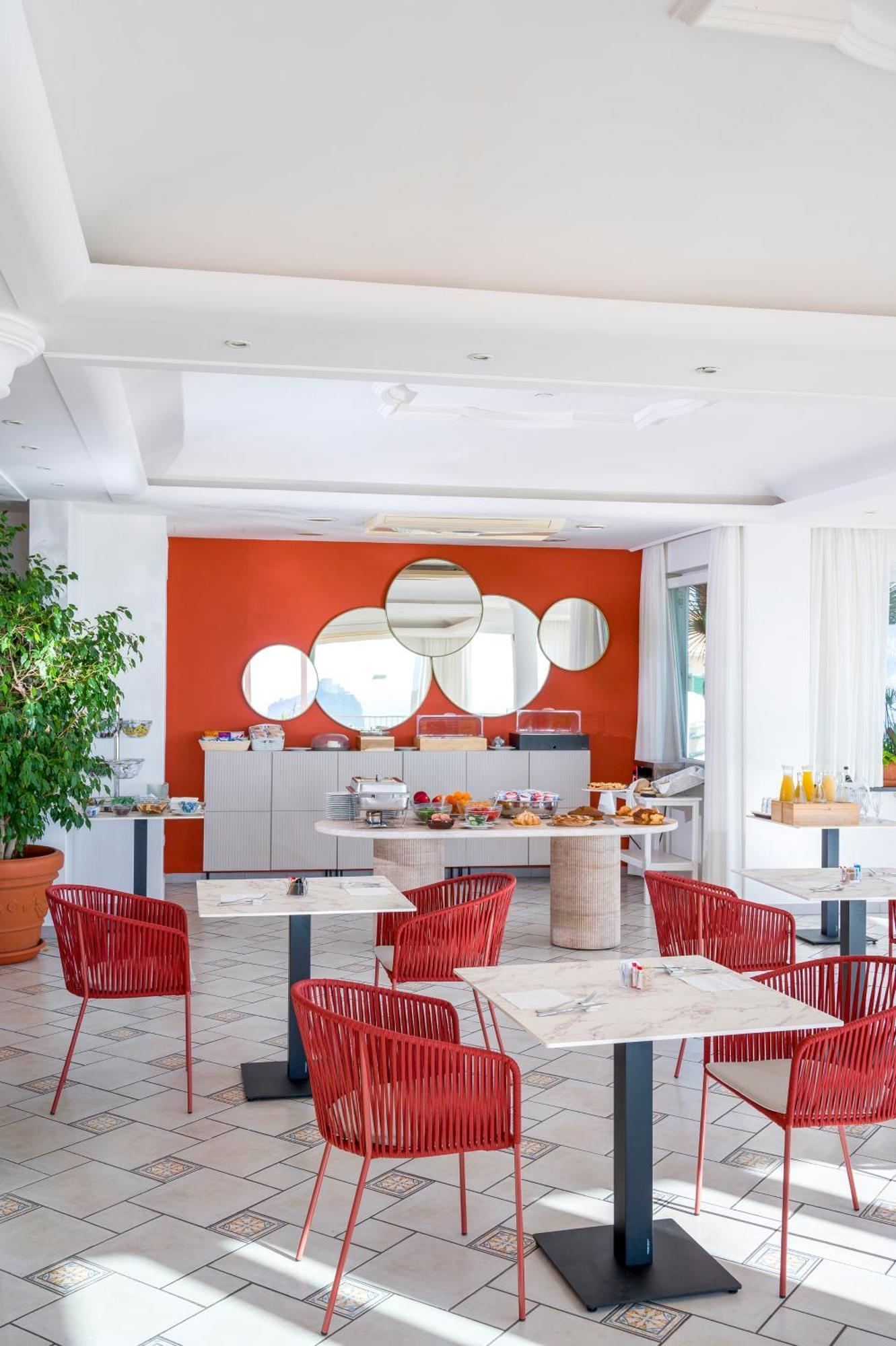 Hotel Ireos