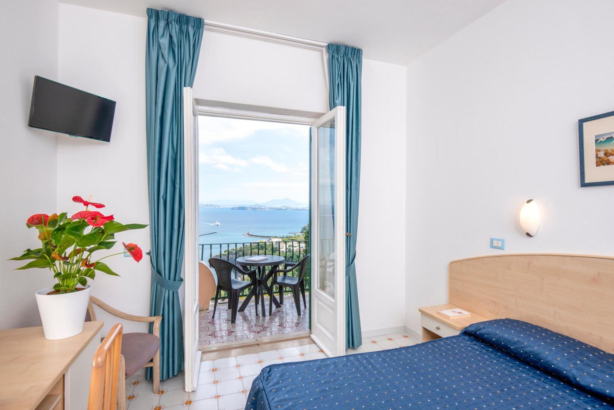 Ireos Hotel