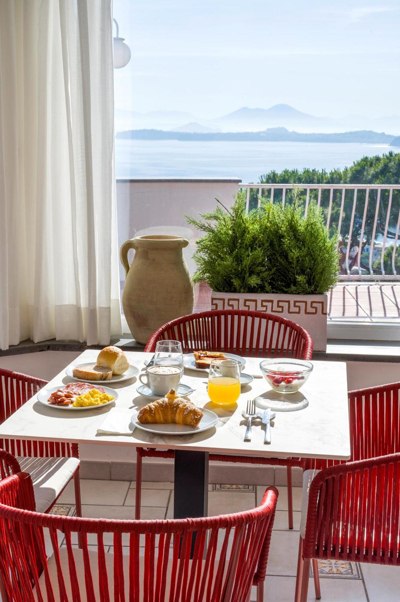Hotel Ireos