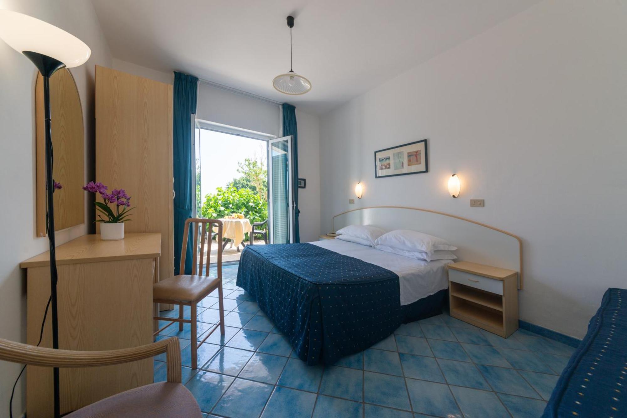 Hotel Ireos