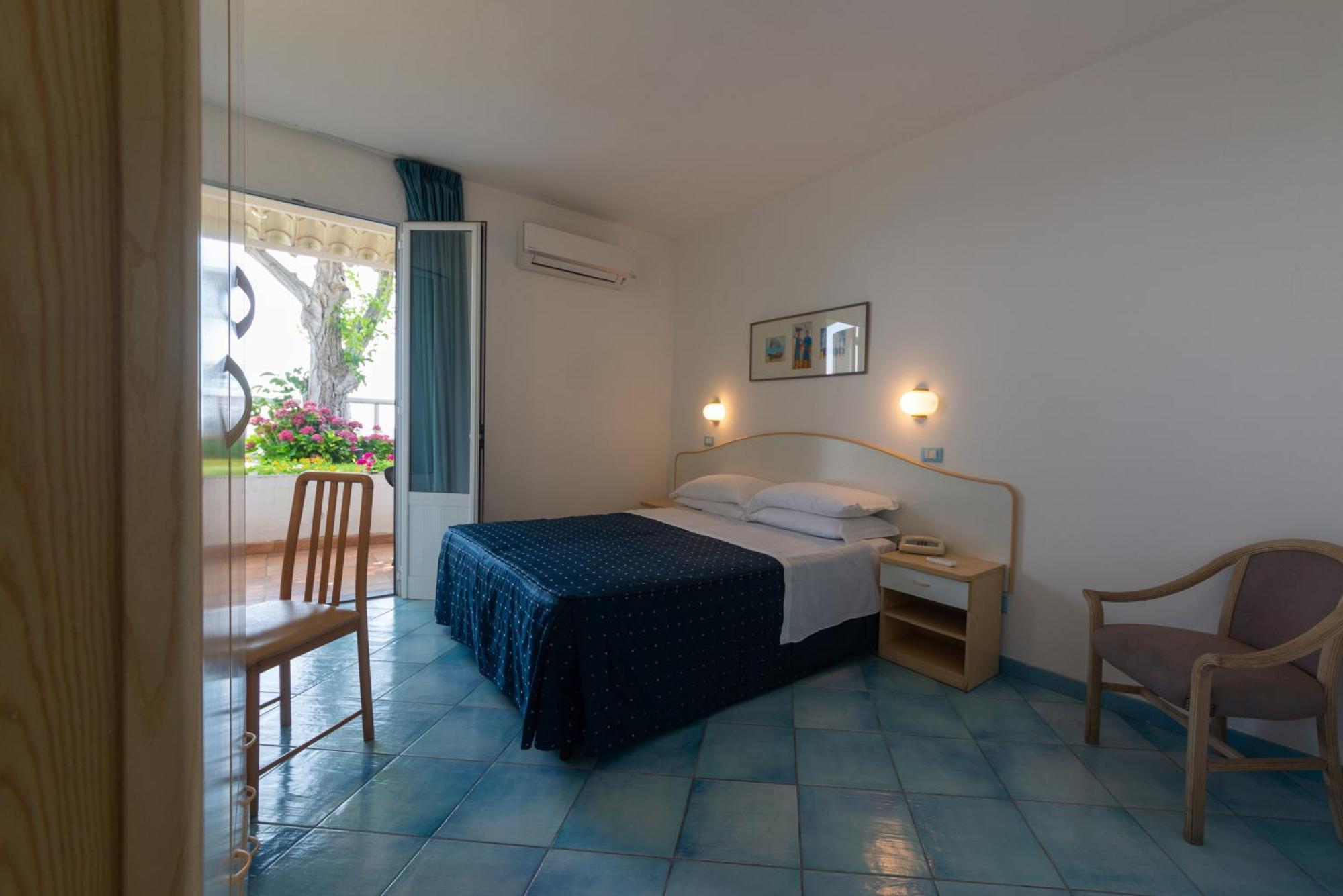 Hotel Ireos